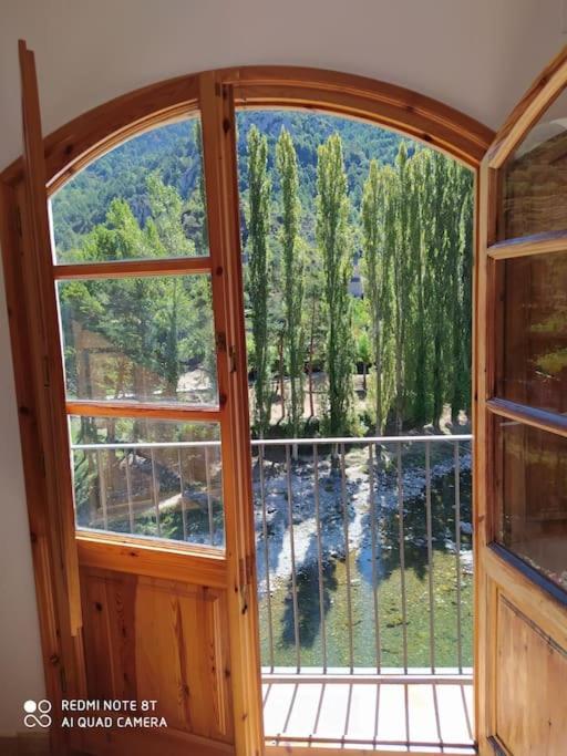 Casa Sobre Rio Noguera Pallaresa Gerri de la Sal Eksteriør bilde